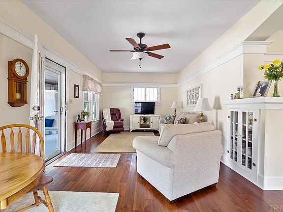 3rd image of 2716 Marion Ave