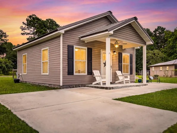 318 S Live Oak Dr, Moncks Corner, SC 29461