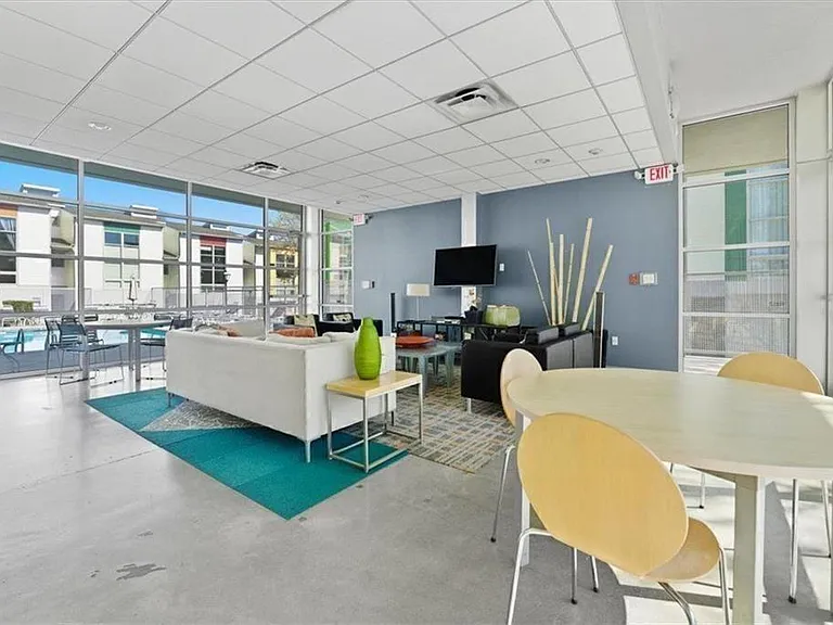 1250 Breuer Mews NW — Photo 31