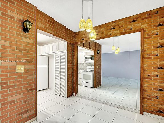 3rd image of 1840 Dewey St APT 203