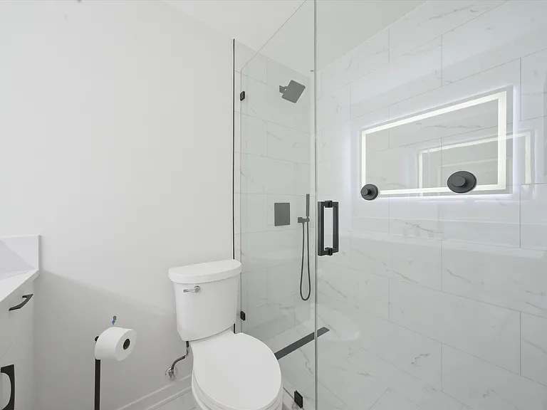1560 N Sandburg Ter #2704 — Photo 14