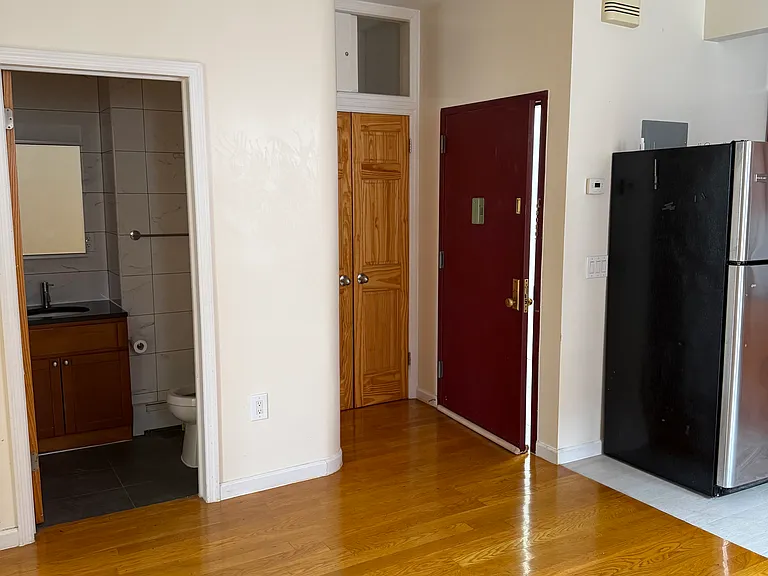 1764 W 12th St #2 — Photo 3