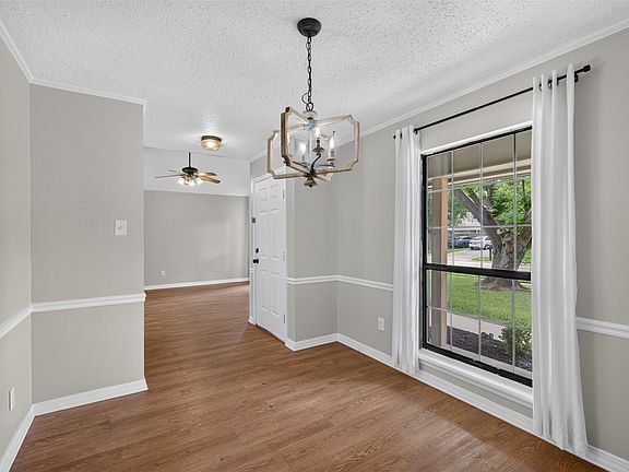 4th image of 5701 Hollyhock Ln