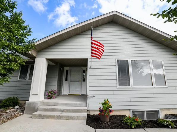 3909 17th Ave S, Great Falls, MT 59405