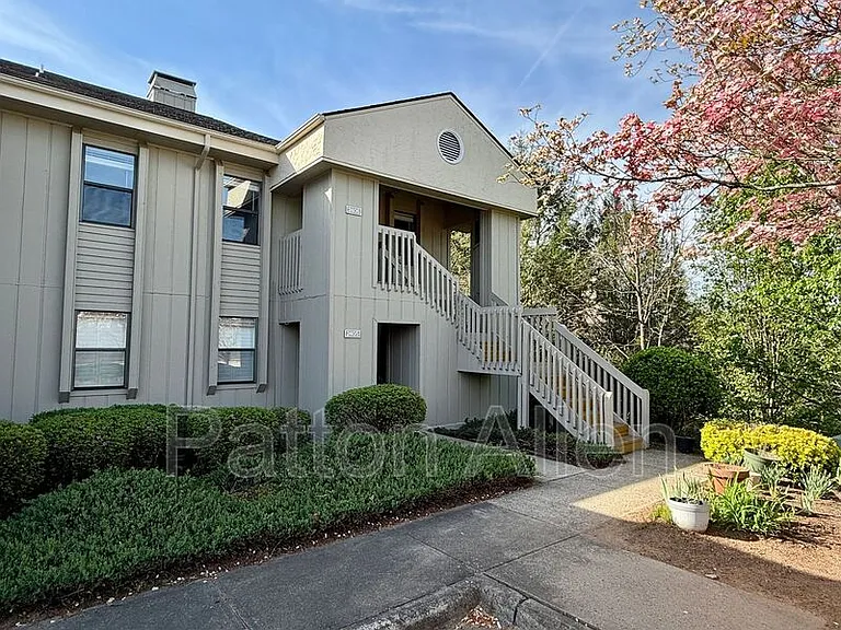 2406 Abbey Cir — Photo 25
