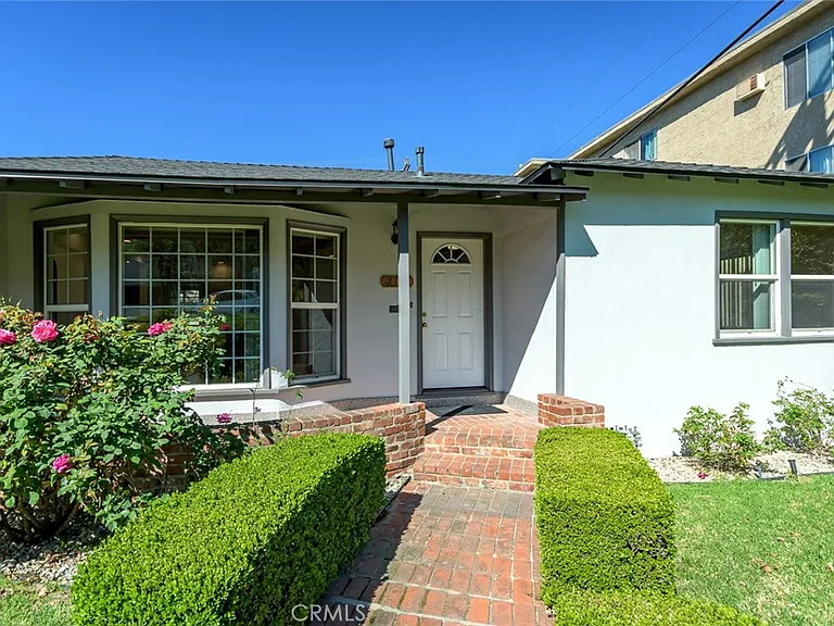 2111 N Verdugo Rd — Photo 8
