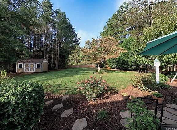 4th image of 131 Harbor Landing Dr