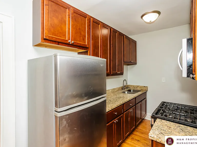 1010 North Boulevard — Photo 21