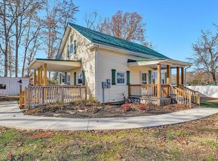 1088 Piney Grove School Rd, Moneta, VA 24121