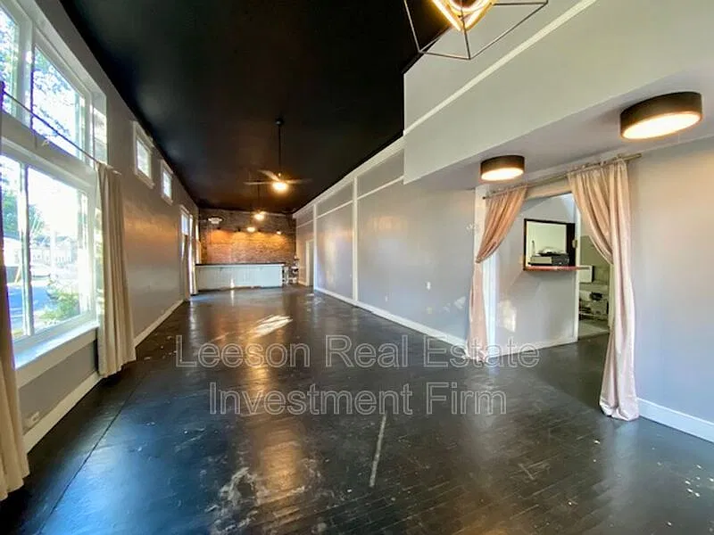 Studio, 1717 sqft, $1,250 — Photo 4