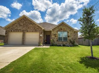 270 Saddlebrook Ln, Waxahachie, TX 75165