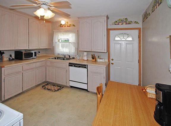 2nd image of 2151 Ann Arbor St