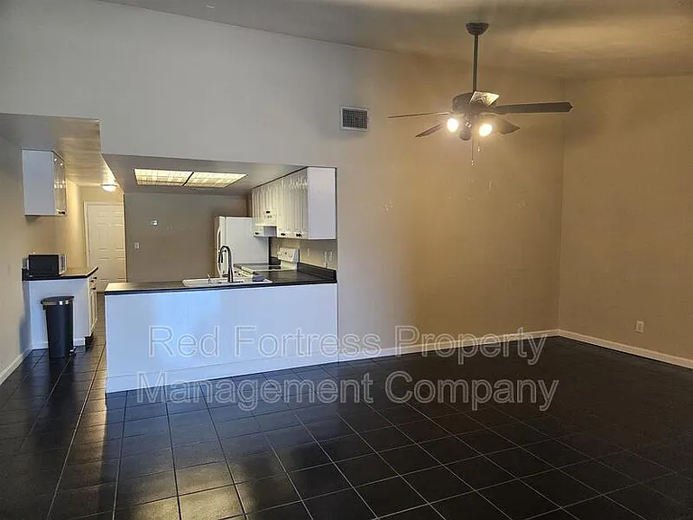4114 Skyline Blvd #B — Photo 4