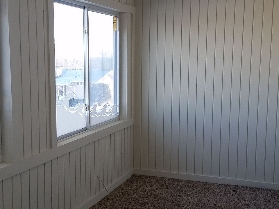 2nd image of 210 Summit Rdg