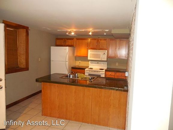 4th image of 409 S 1st St APT 7