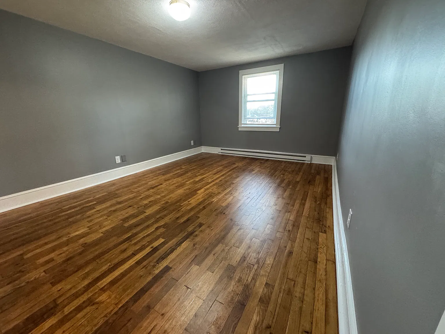 2 bed, 650 sqft, $1,400 — Photo 4