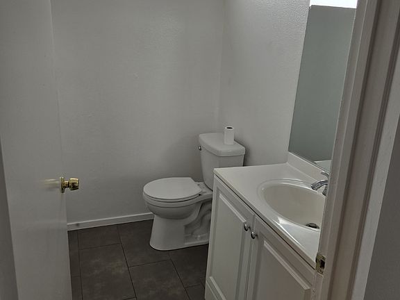 4th image of 5520 Fulcher Ave #116