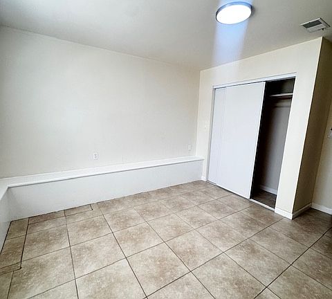 4th image of 166 Nueva Ave #A