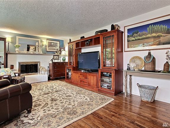 3rd image of 785 Wildwood Blvd SW