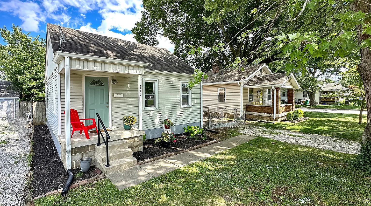 2005 Gerrard Ave photo 1
