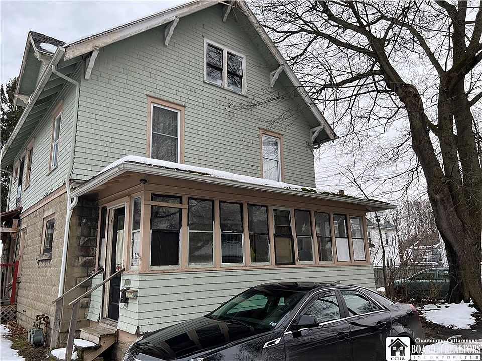 1st image of 152 Burr Pl