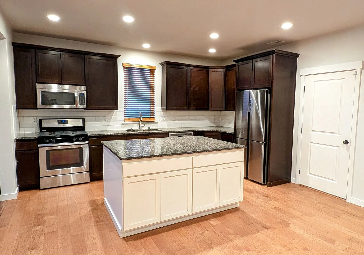 Downtown Snohomish Air-Conditioned House with easy Hwy 9 access — Photo 4