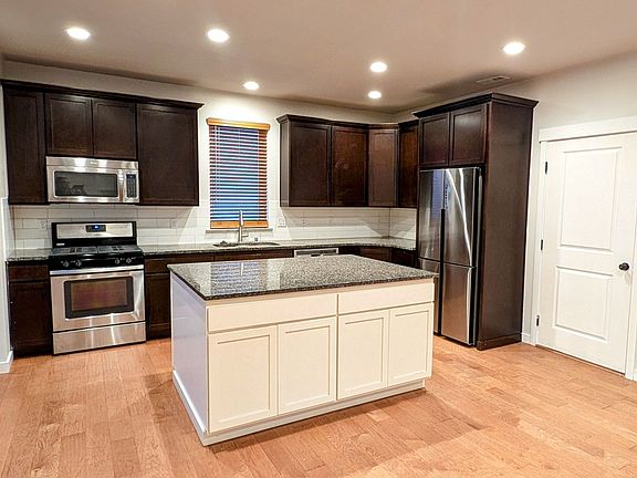 5th image of 625 Covington Ave