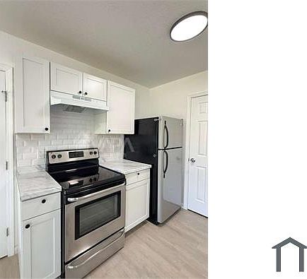 3rd image of 7319 Walnut Valley Dr