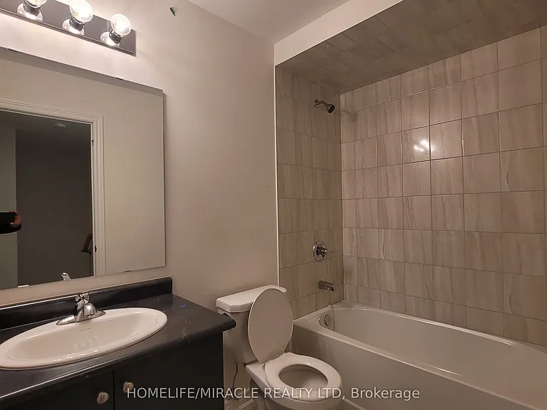 22 Vickers Rd — Photo 12