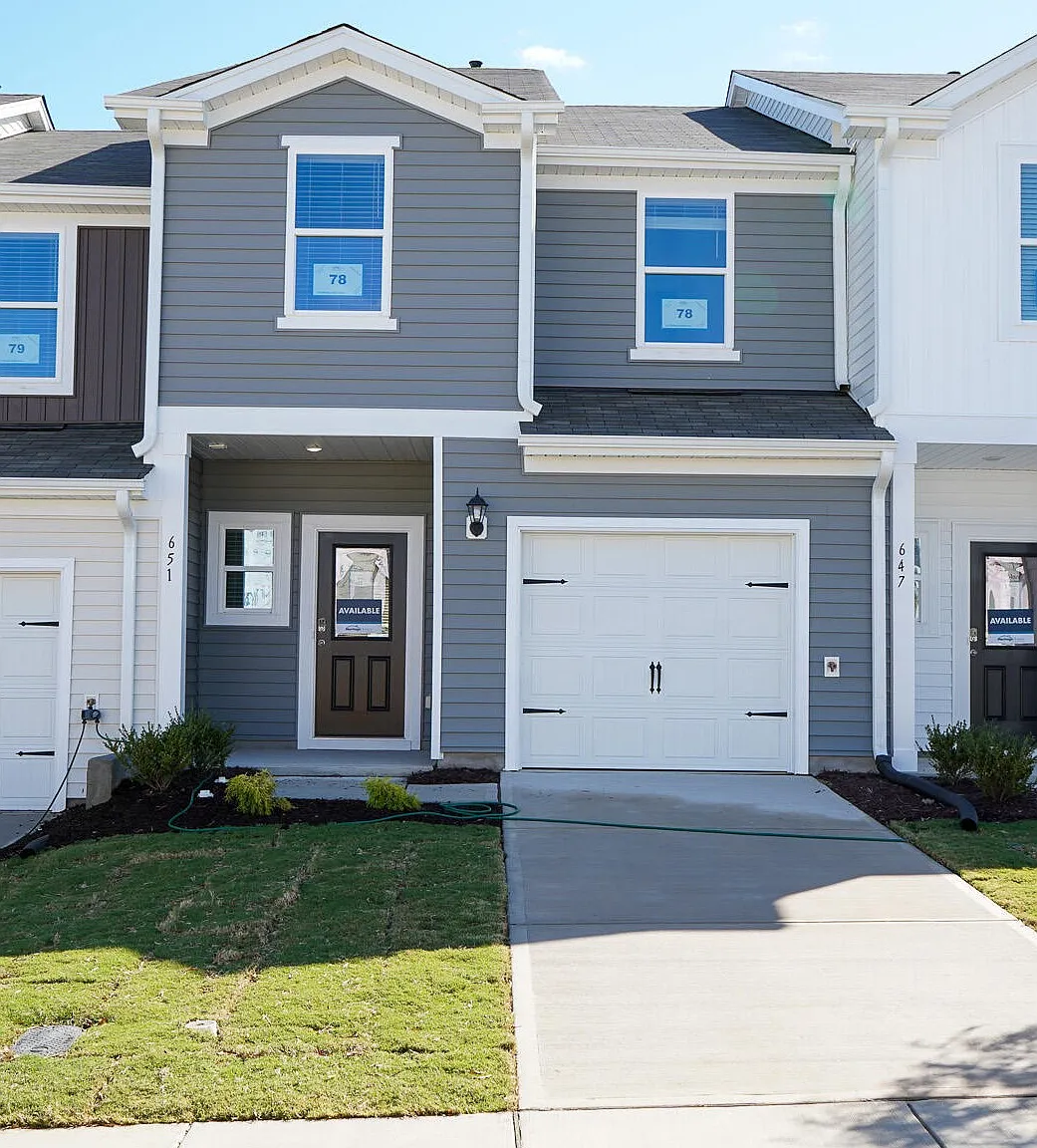 3 bed, 2.5 bath, 1850 sqft, $1,850 — Photo 1
