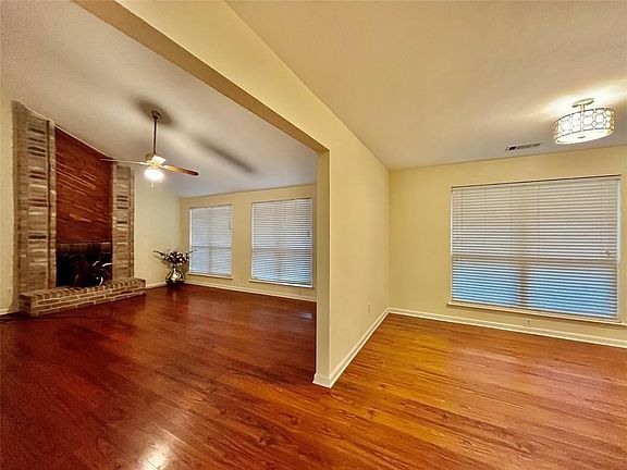 3rd image of 3038 Sam Houston Dr