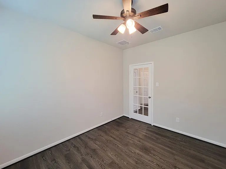 10423 Astor Points Trl — Photo 16