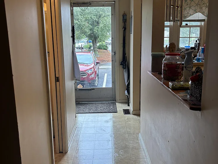 825 Fox Hollow Dr — Photo 2