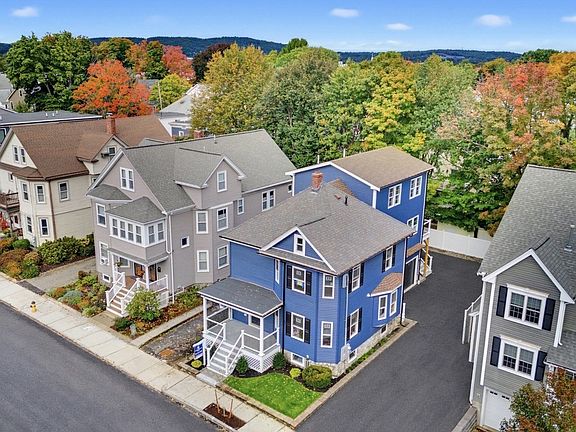 2nd image of 26 Fuller St #2