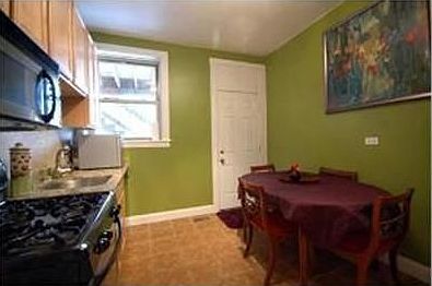 4th image of 2316 W Byron St