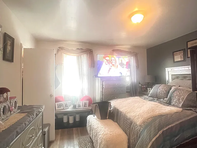 334 Watson Ave #2NDFLOOR — Photo 11