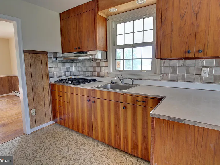 113 Thornton Ct — Photo 15