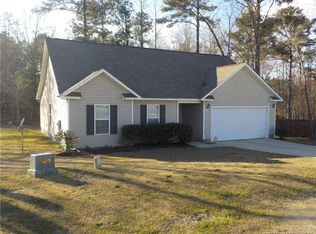 421 Sandstone Dr, Raeford, NC 28376