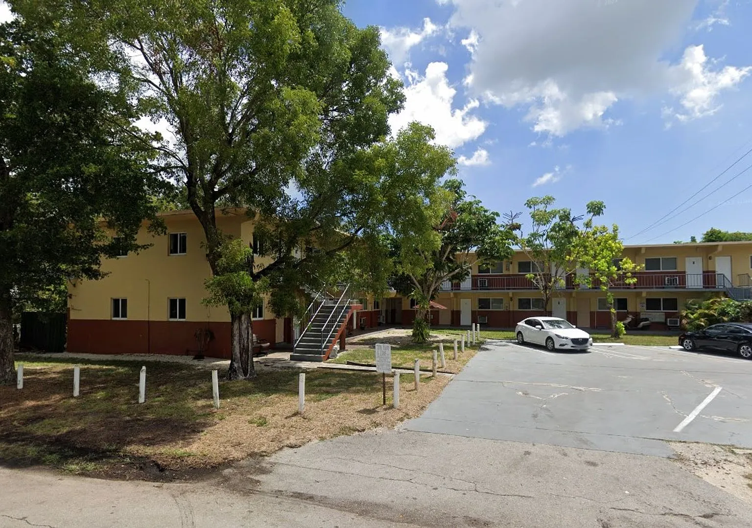 700 Nw 10 Terr - Max — Photo 2