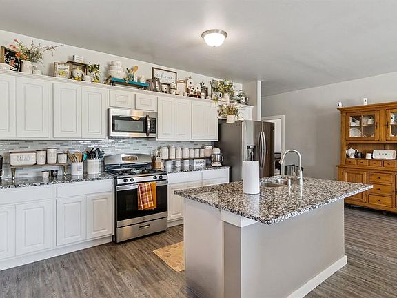 5th image of 9817 Abington Cir