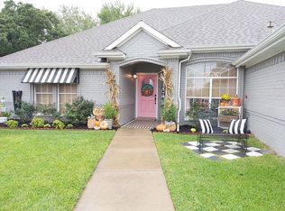 2701 Fox Glenn Ct, Hurst, TX 76054