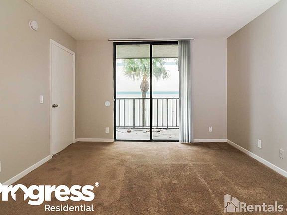 4th image of 738 Executive Center Dr APT 28