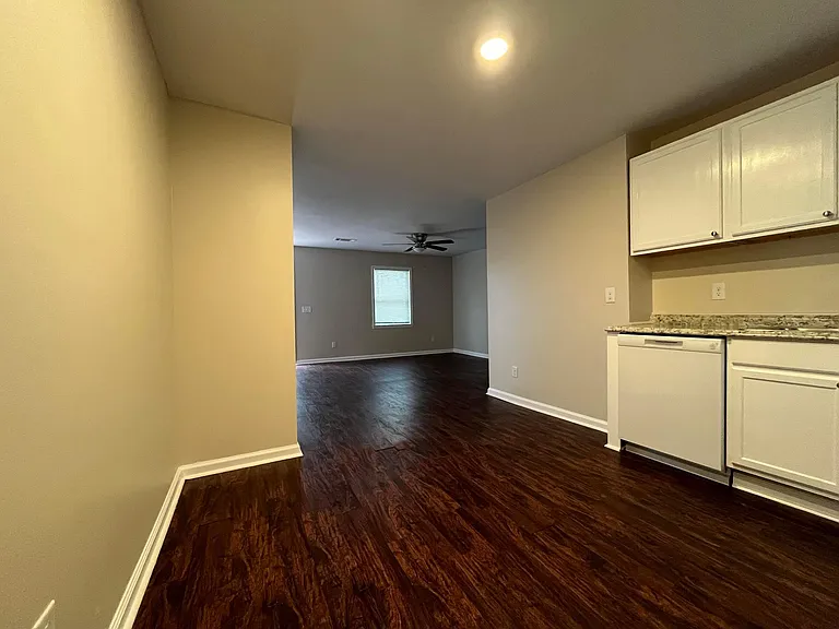 536 N Midland Ave #104-A — Photo 5