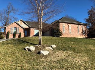 2567 E Old Ivy St, Springfield, MO 65804