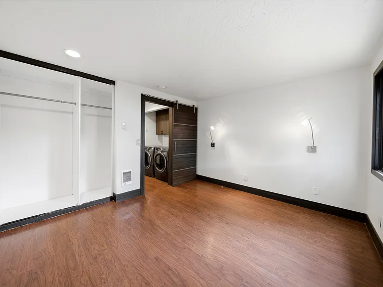 1670 Bellevue St SE — Photo 28