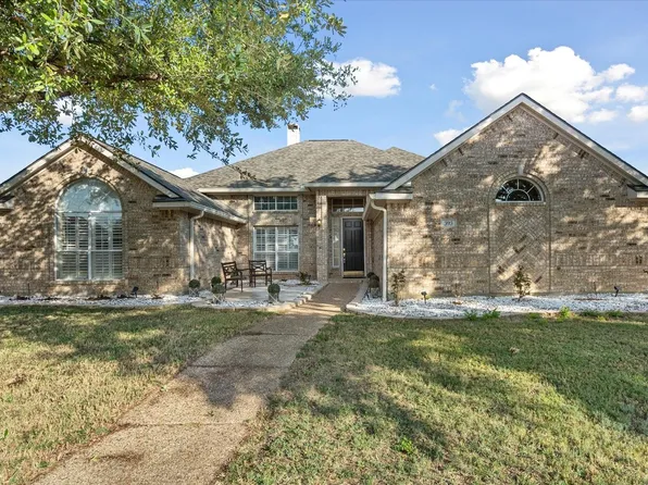 393 Crestview Point Dr, Lewisville, TX 75067