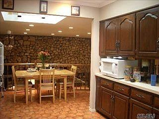 4th image of 15 Dartmouth Dr