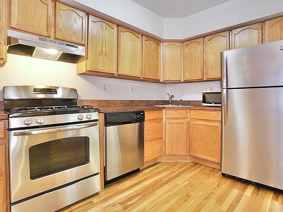 2nd image of 402 Grand St #101/1