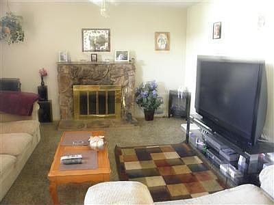4th image of 10212 Country Way