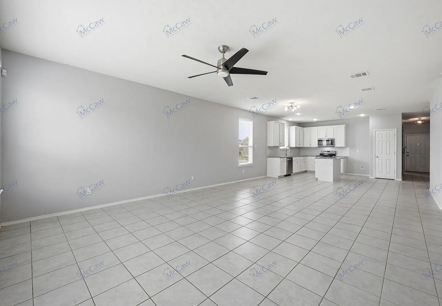 3 bed, 2.0 bath, 1943 sqft, $2,300 — Photo 2